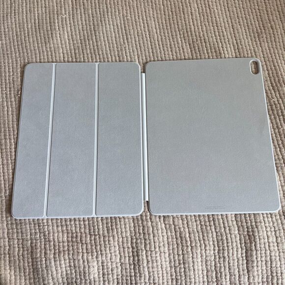 Apple Smart Folio Genuine OEM (for 12.9-inch iPad Pro - 3rd Generation) - White - Picture 3 of 9